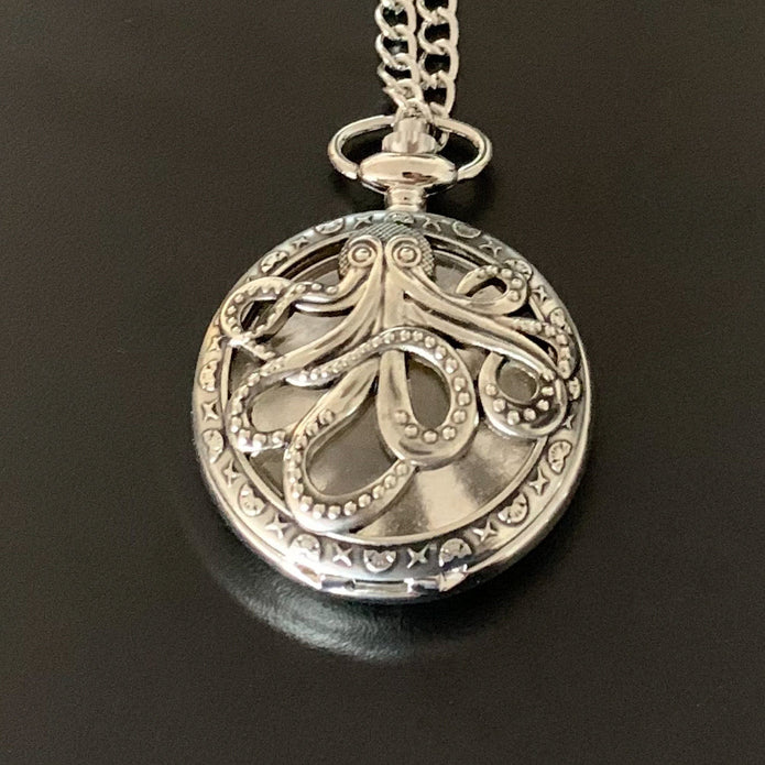 Octopus Pocket Watch Shell with Metal Micro Dice Set