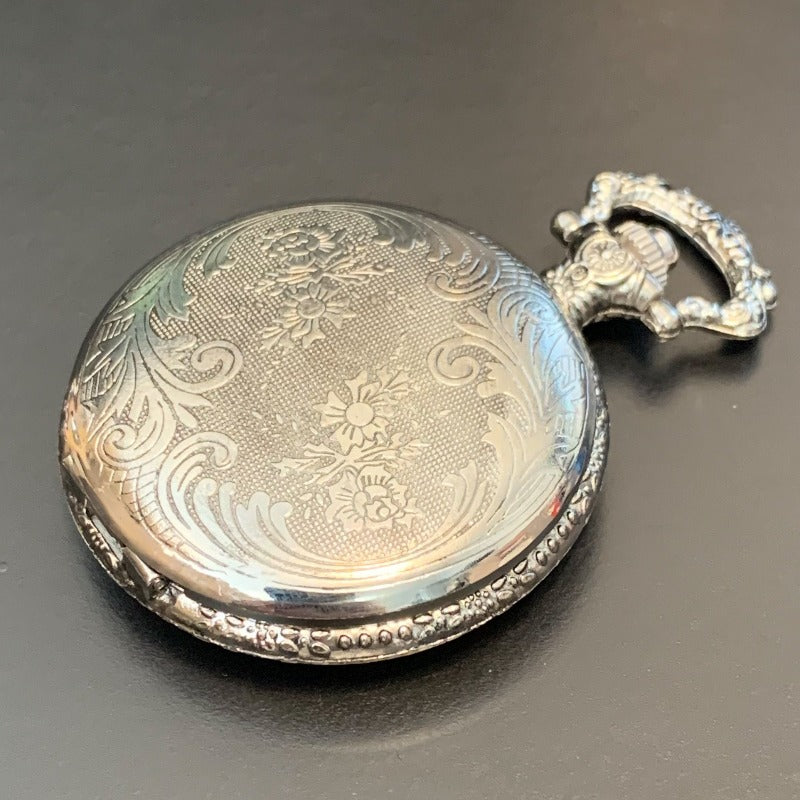 Silver Steampunk Style Pocket Watch Shell with Metal Micro Dice Set